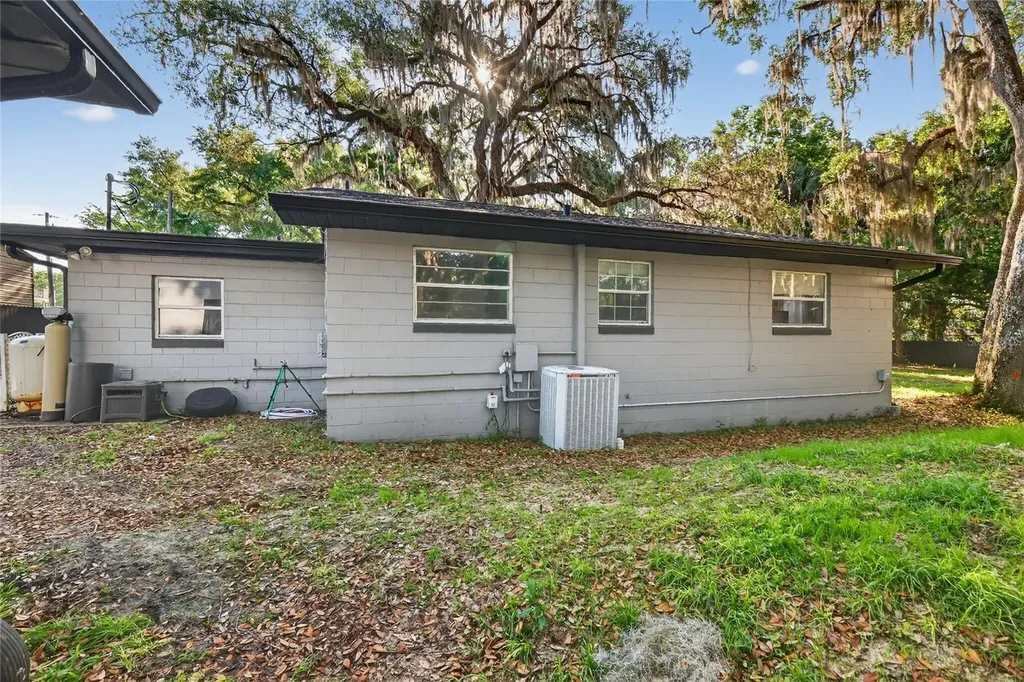 29239 S Corley Island Road Leesburg FL 34748