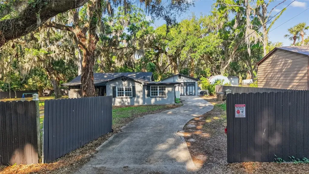 29239 S Corley Island Road Leesburg FL 34748