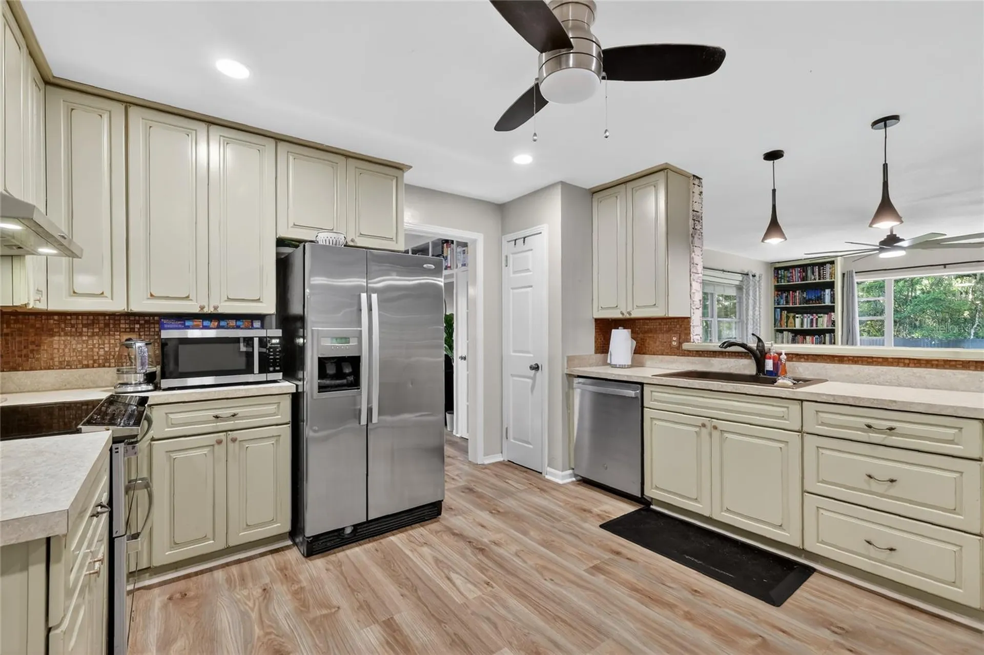 29239 S Corley Island Road Leesburg FL 34748