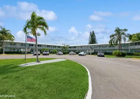 133 Berkshire West Palm Beach FL 33417