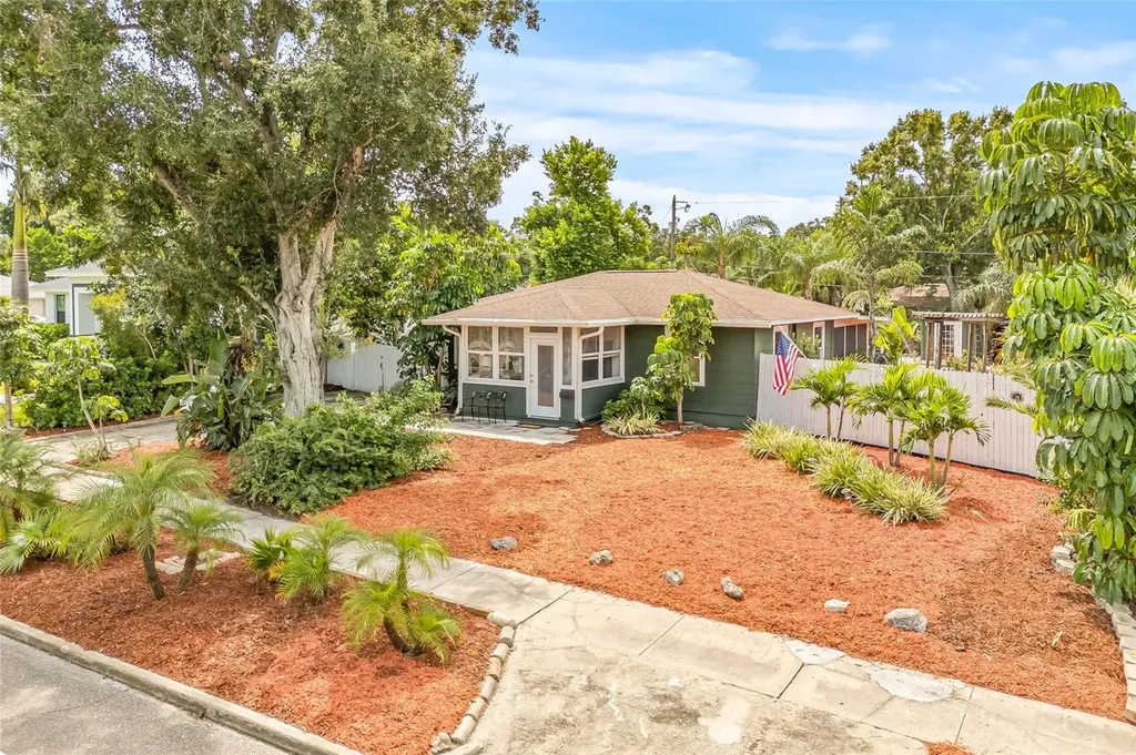 7328 9th Avenue N St Petersburg FL 33710