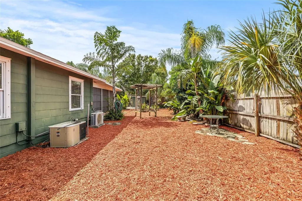 7328 9th Avenue N St Petersburg FL 33710
