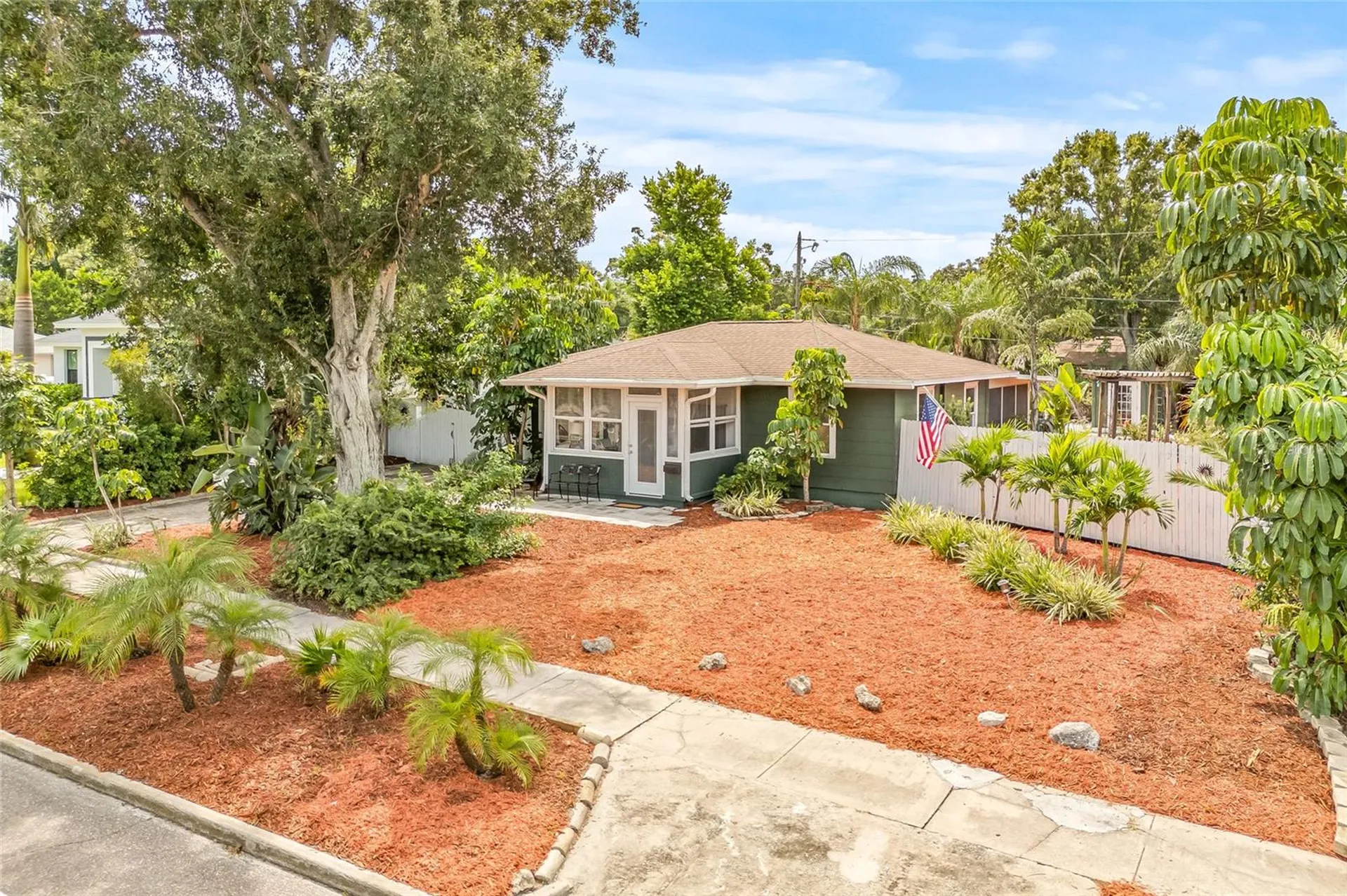 7328 9th Avenue N St Petersburg FL 33710