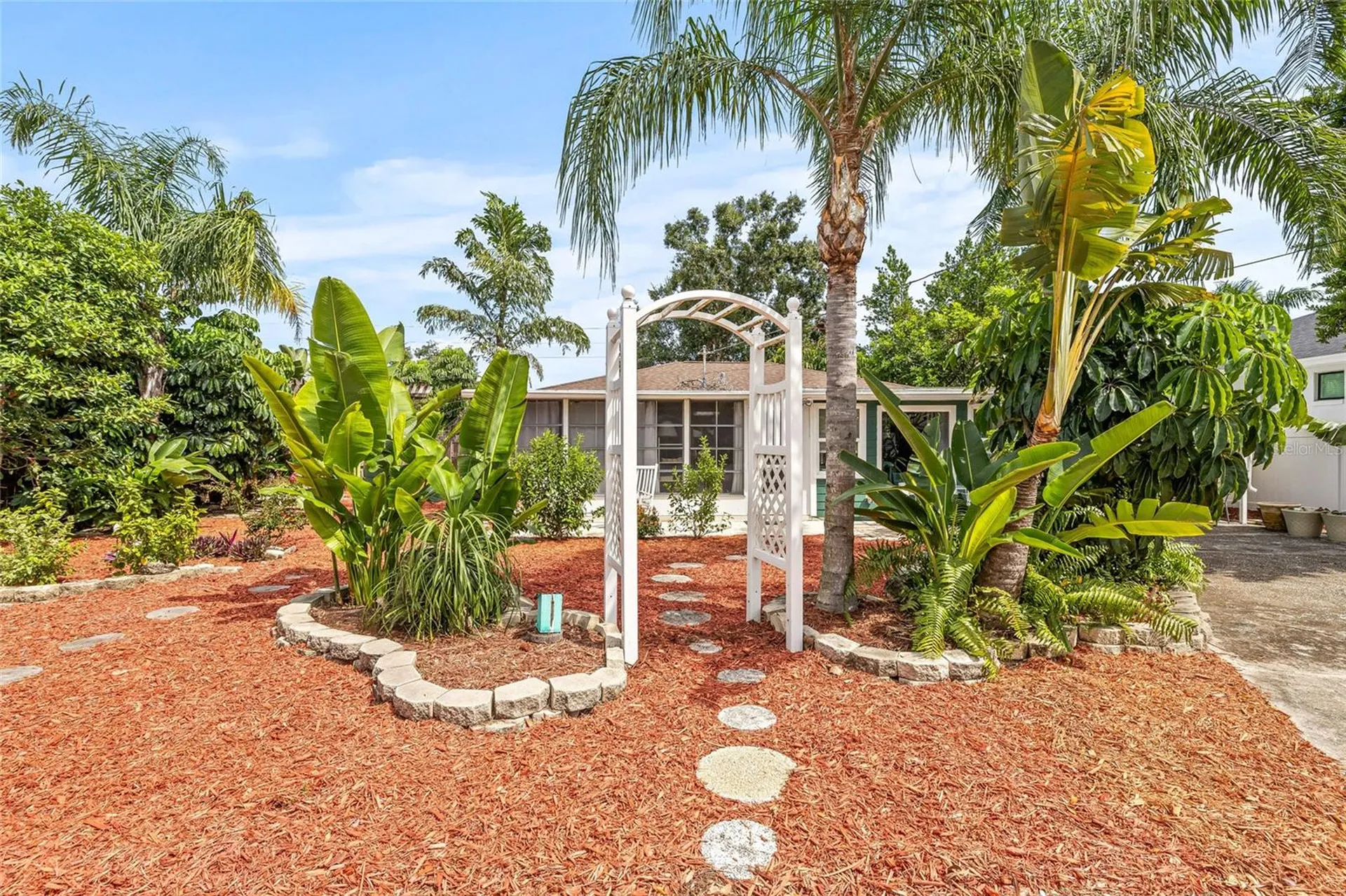 7328 9th Avenue N St Petersburg FL 33710