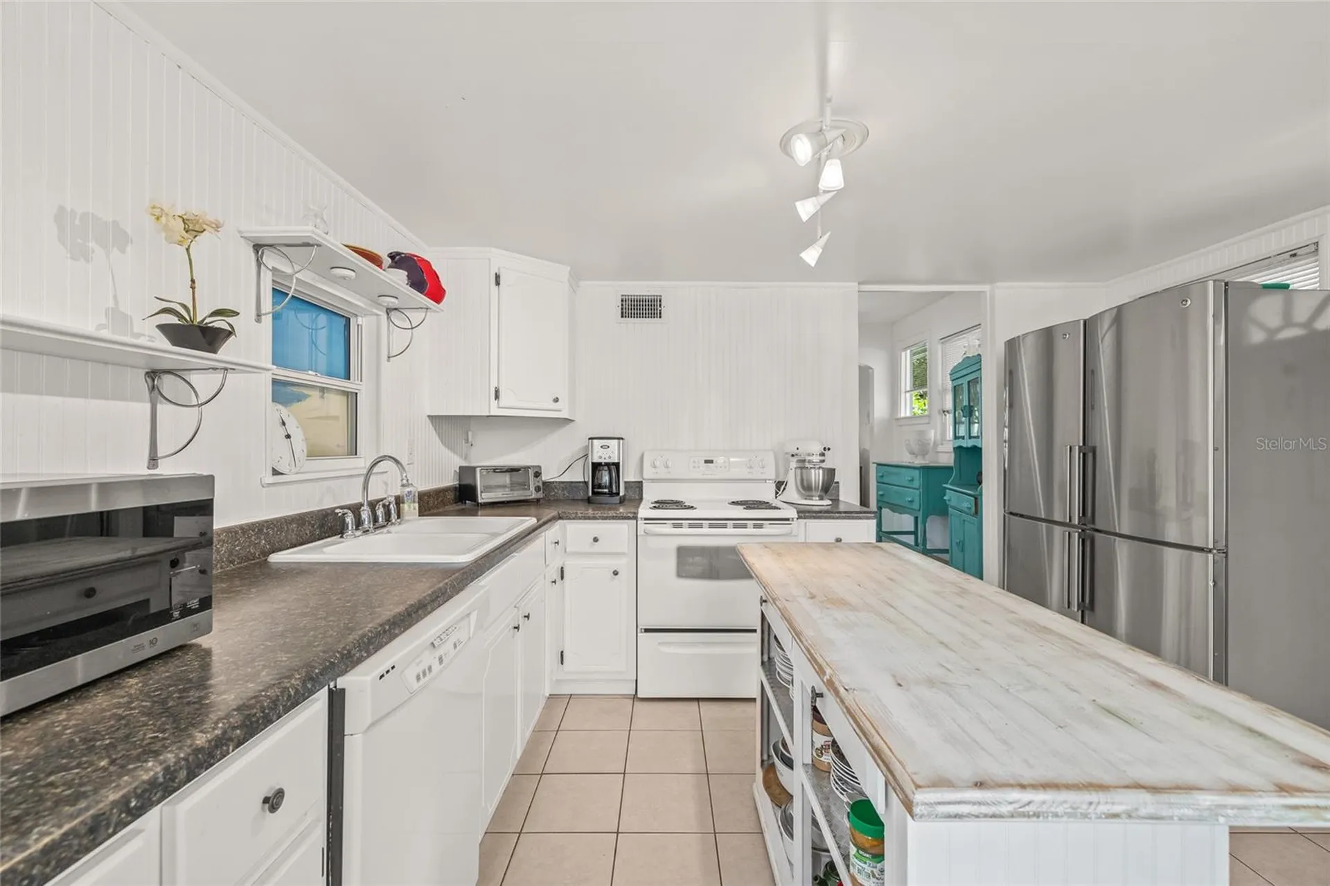 7328 9th Avenue N St Petersburg FL 33710