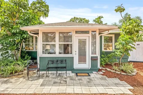 7328 9th Avenue N St Petersburg FL 33710
