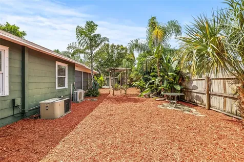 7328 9th Avenue N St Petersburg FL 33710