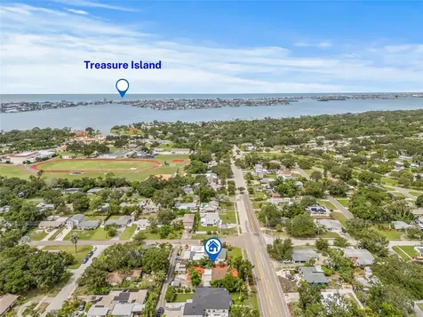 7328 9th Avenue N St Petersburg FL 33710
