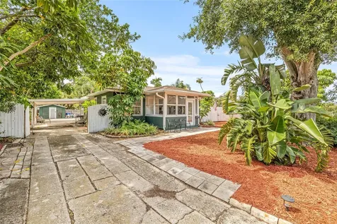 7328 9th Avenue N St Petersburg FL 33710