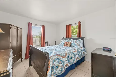 7328 9th Avenue N St Petersburg FL 33710