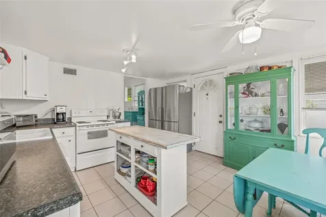 7328 9th Avenue N St Petersburg FL 33710