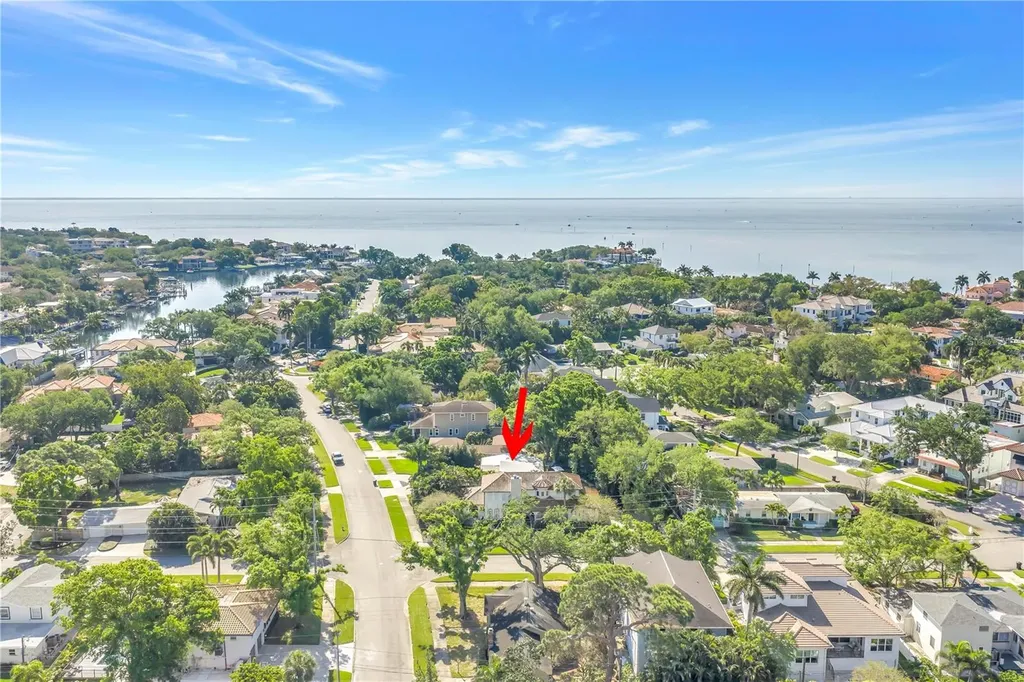 209 Bandera Way NE St Petersburg FL 33704