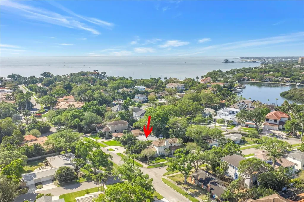 209 Bandera Way NE St Petersburg FL 33704