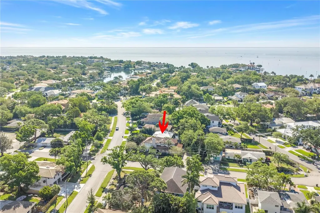 209 Bandera Way NE St Petersburg FL 33704