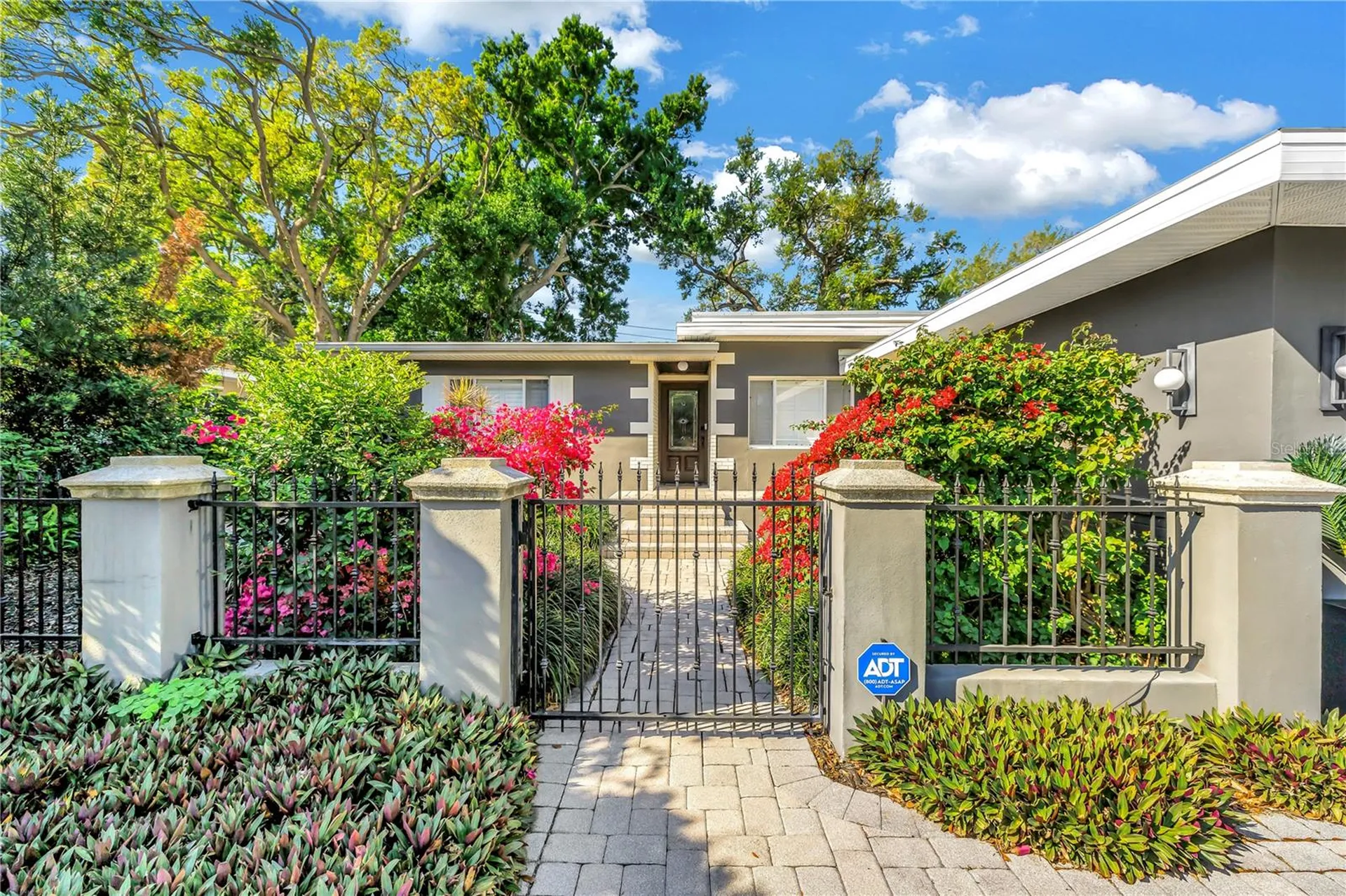 209 Bandera Way NE St Petersburg FL 33704