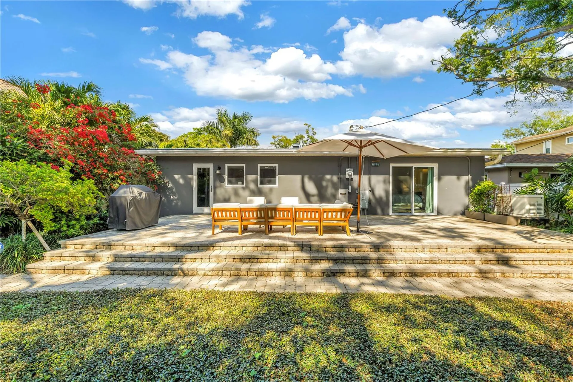 209 Bandera Way NE St Petersburg FL 33704