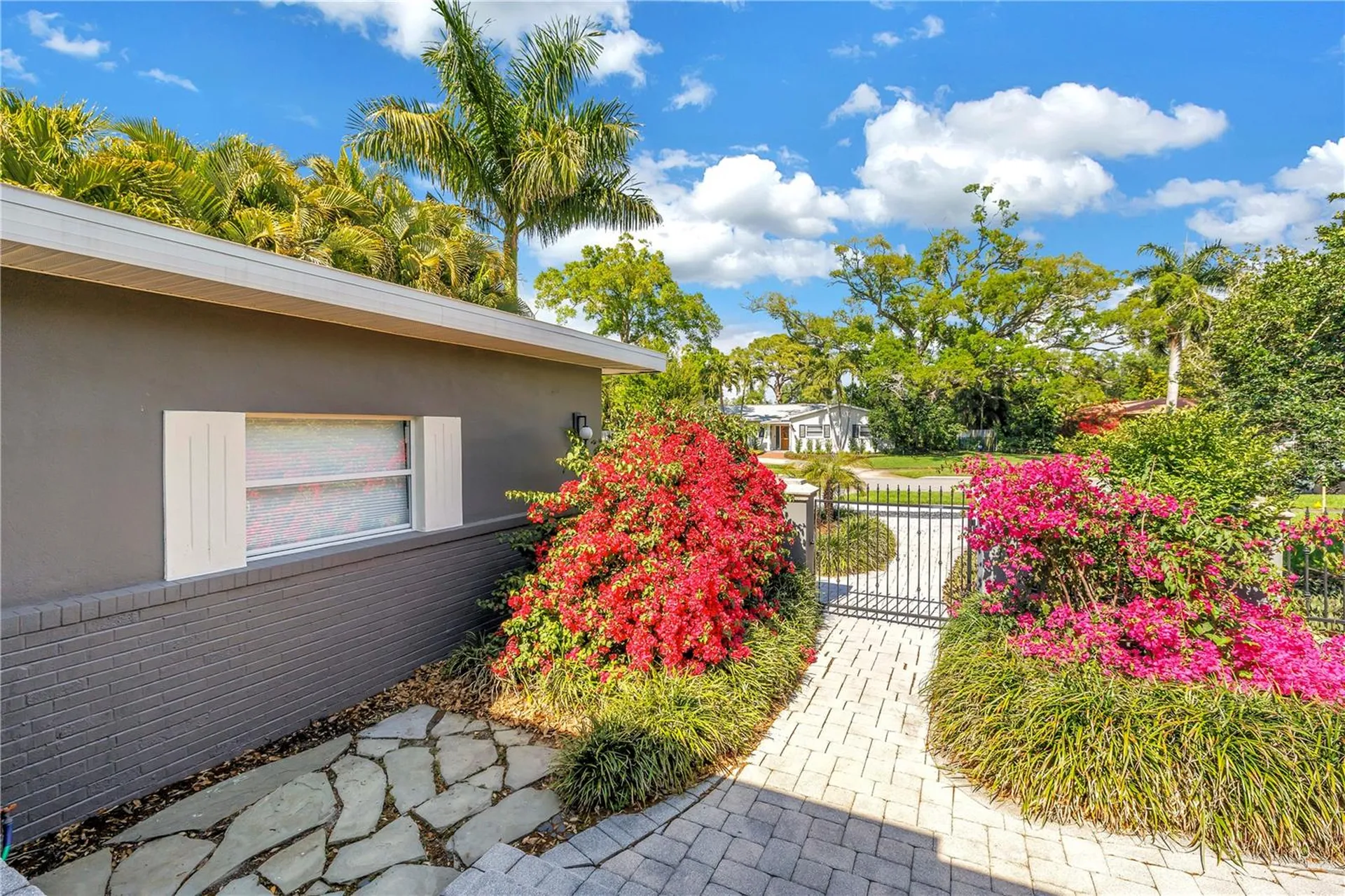 209 Bandera Way NE St Petersburg FL 33704