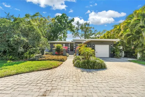 209 Bandera Way NE St Petersburg FL 33704