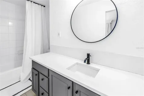 209 Bandera Way NE St Petersburg FL 33704
