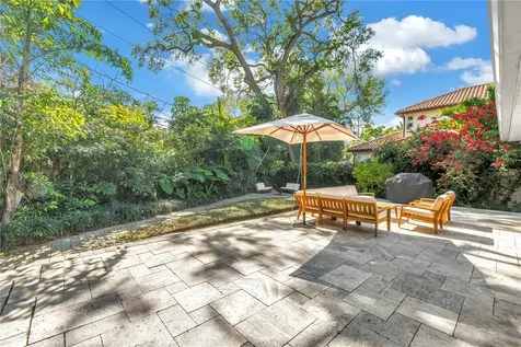 209 Bandera Way NE St Petersburg FL 33704