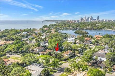 209 Bandera Way NE St Petersburg FL 33704
