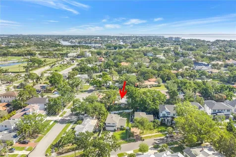 209 Bandera Way NE St Petersburg FL 33704
