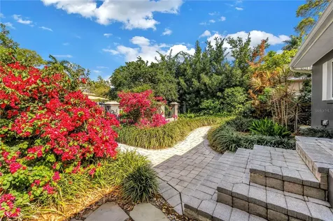 209 Bandera Way NE St Petersburg FL 33704