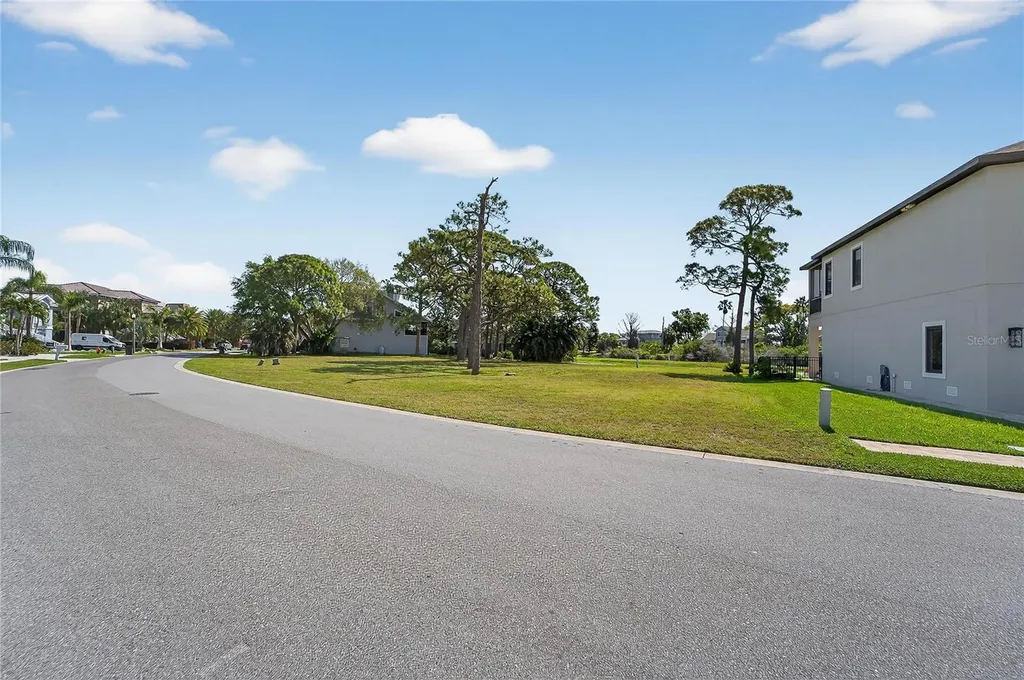 N Pointe Alexis Drive Tarpon Springs FL 34689