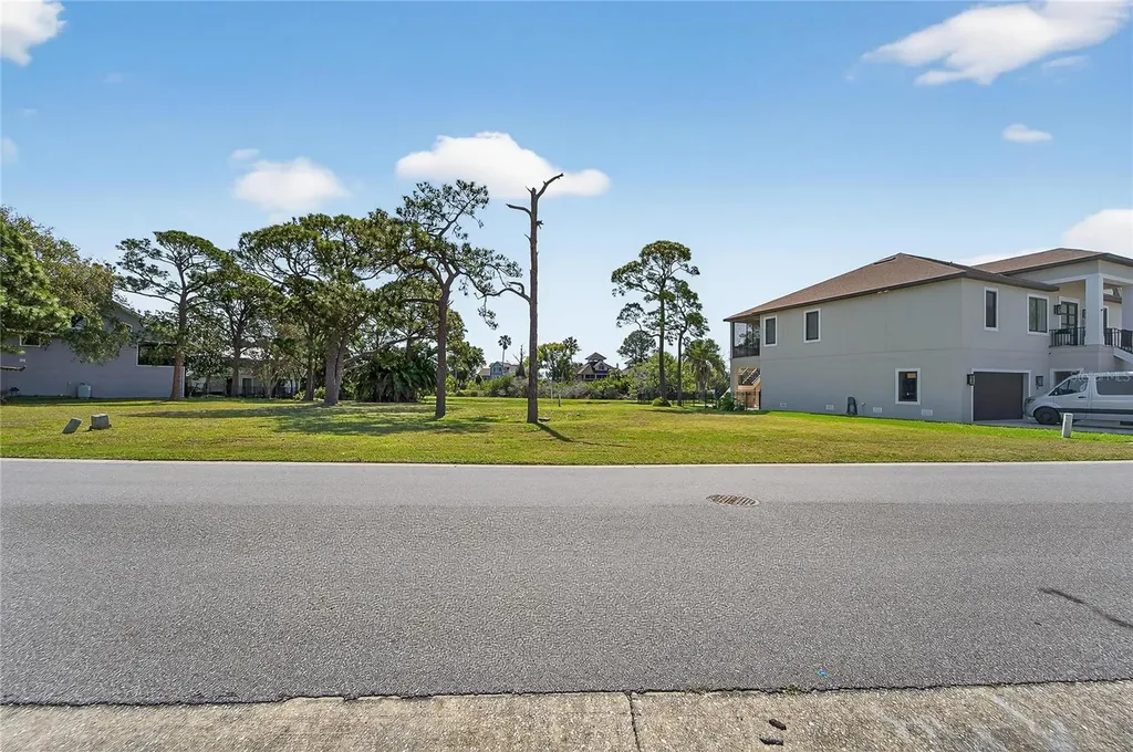 N Pointe Alexis Drive Tarpon Springs FL 34689