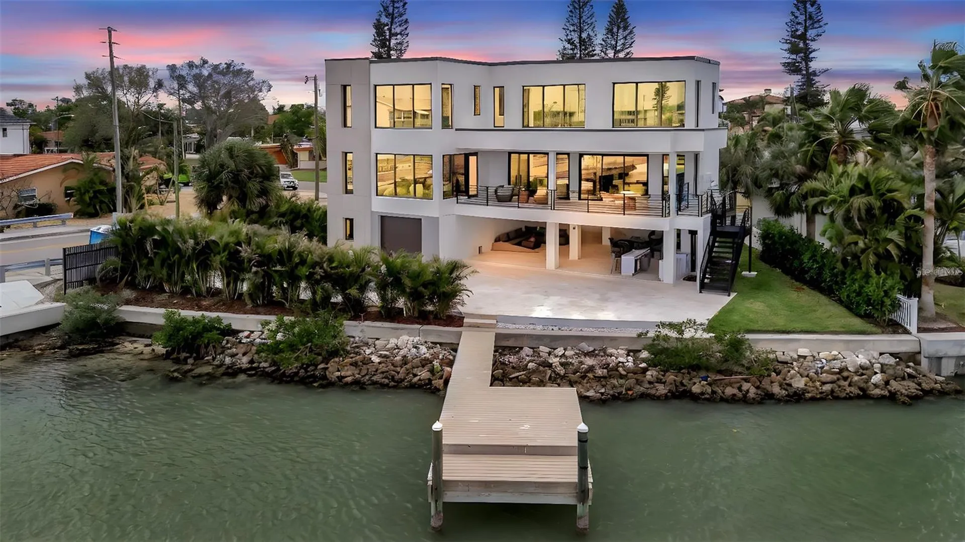 7176 S Shore Drive S St Petersburg FL 33707