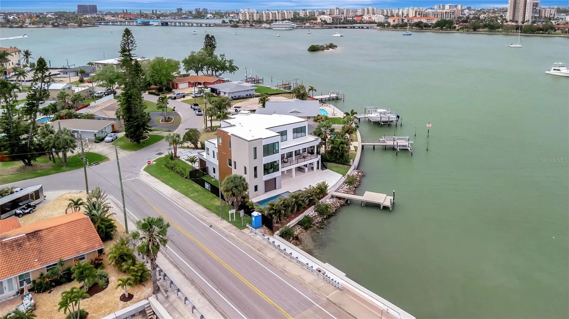 7176 S Shore Drive S St Petersburg FL 33707