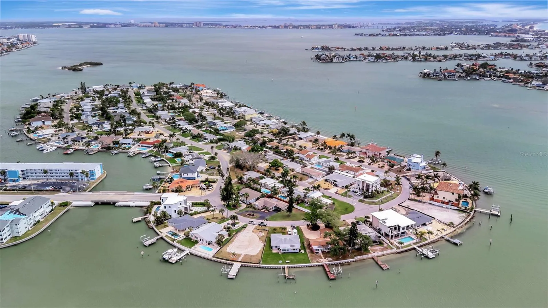 7176 S Shore Drive S St Petersburg FL 33707