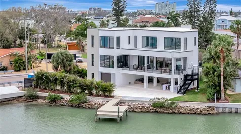 7176 S Shore Drive S St Petersburg FL 33707