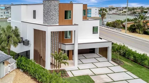 7176 S Shore Drive S St Petersburg FL 33707