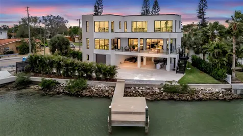 7176 S Shore Drive S St Petersburg FL 33707