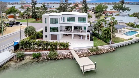 7176 S Shore Drive S St Petersburg FL 33707