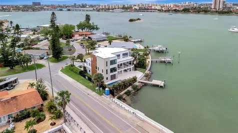 7176 S Shore Drive S St Petersburg FL 33707