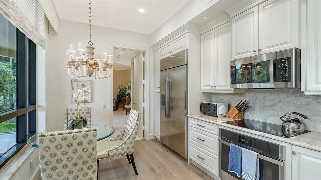 1281 Gulf Of Mexico Drive Longboat Key FL 34228
