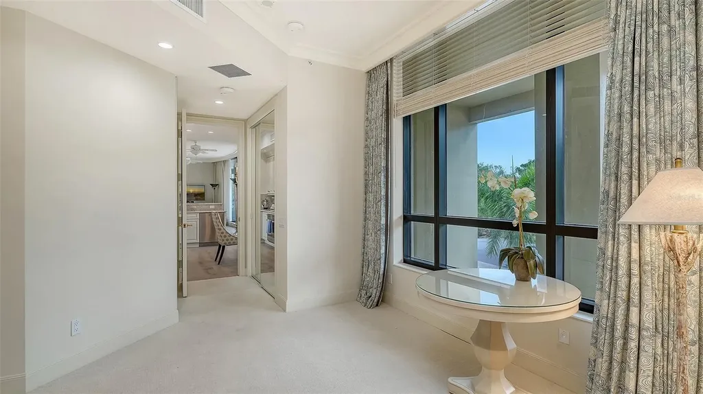 1281 Gulf Of Mexico Drive Longboat Key FL 34228