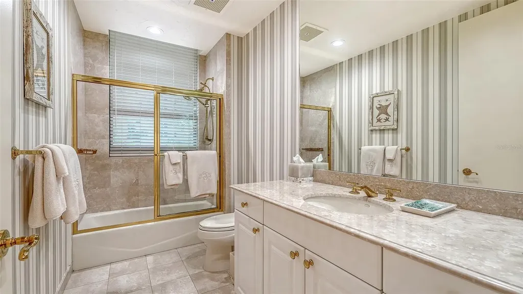 1281 Gulf Of Mexico Drive Longboat Key FL 34228