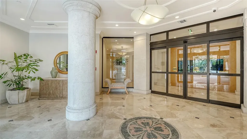 1281 Gulf Of Mexico Drive Longboat Key FL 34228
