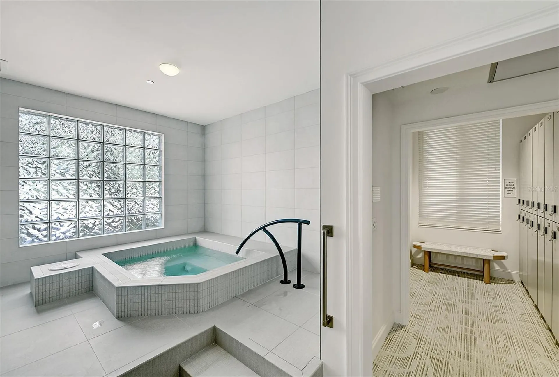 1281 Gulf Of Mexico Drive Longboat Key FL 34228