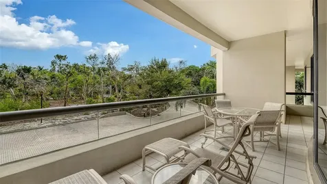 1281 Gulf Of Mexico Drive Longboat Key FL 34228