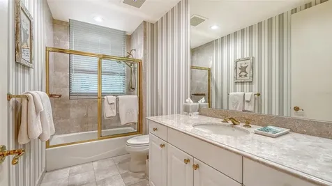 1281 Gulf Of Mexico Drive Longboat Key FL 34228