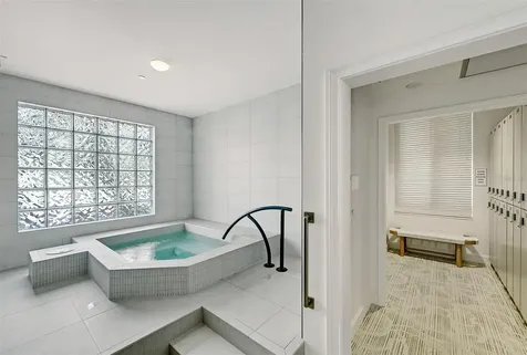 1281 Gulf Of Mexico Drive Longboat Key FL 34228
