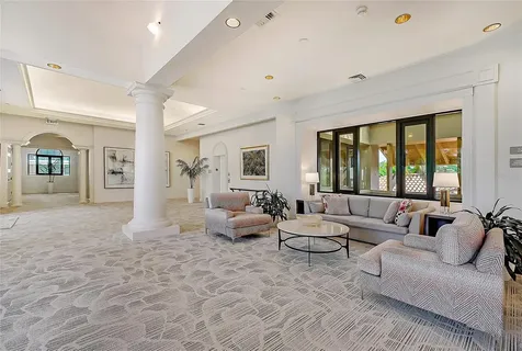 1281 Gulf Of Mexico Drive Longboat Key FL 34228