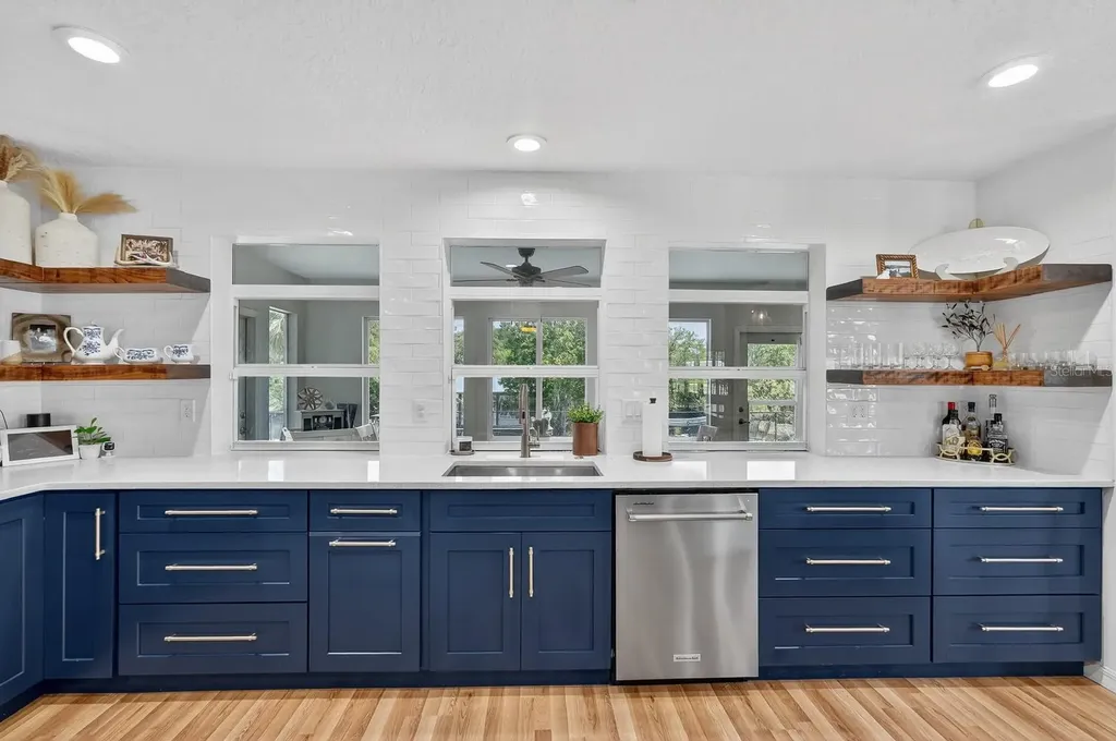 1523 Lakeside Drive Deland FL 32720