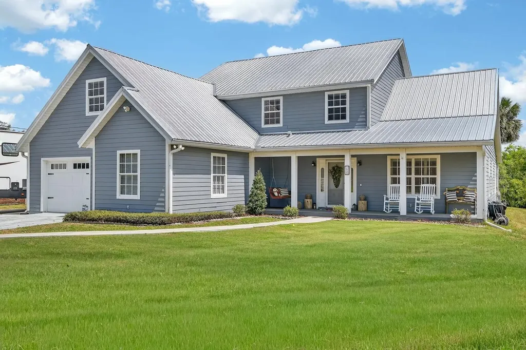 1523 Lakeside Drive Deland FL 32720
