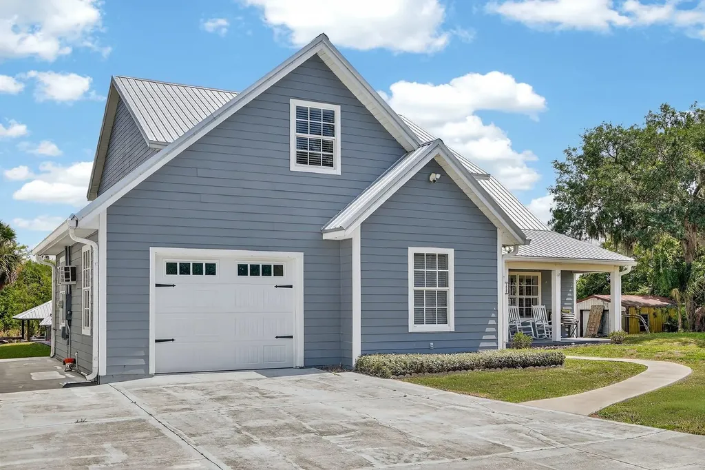 1523 Lakeside Drive Deland FL 32720