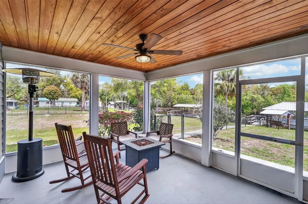 1523 Lakeside Drive Deland FL 32720